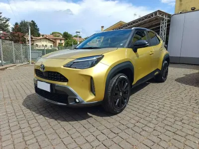 Usata Toyota Yaris Cross 116 CV (85 kW) 2022 Oro SUV