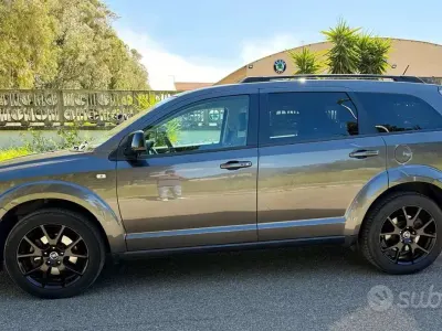 Usata Fiat Freemont Lounge 170 CV (125 kW) 2015 Grigio SUV