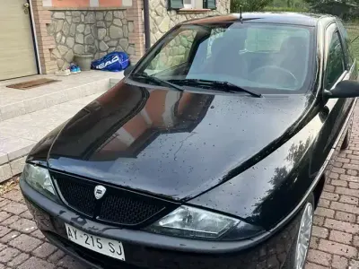 Usata Lancia Ypsilon 54 CV (39 kW) 1998 Nero Utilitaria