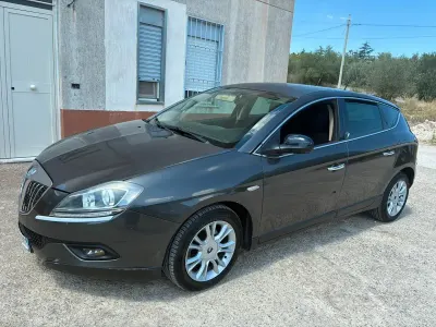 Usata Lancia Delta 120 CV (88 kW) 2009 Utilitaria
