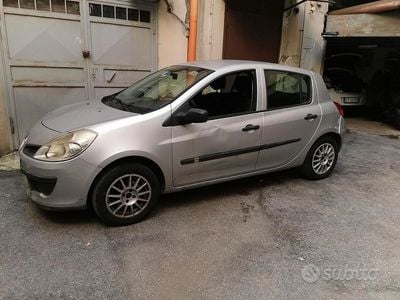 Usata 2006 Renault Clio III Berlina | 2500 € (Buon prezzo)