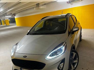 Usata Ford Fiesta Active 86 CV (63 kW) 2018 Grigio Utilitaria