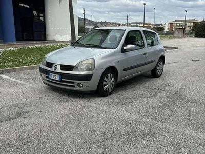 Usata Renault Clio II 82 CV (60 kW) 2005 Berlina
