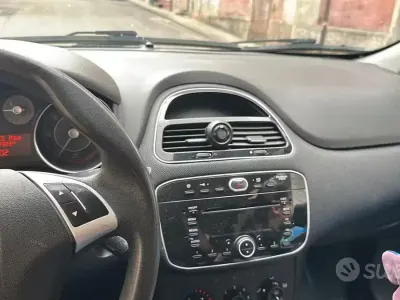 Usata Fiat Grande Punto 75 CV (55 kW) 2015 Utilitaria