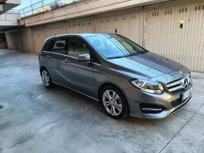 Usata Mercedes B180 109 CV (80 kW) 2015 Grigio Utilitaria