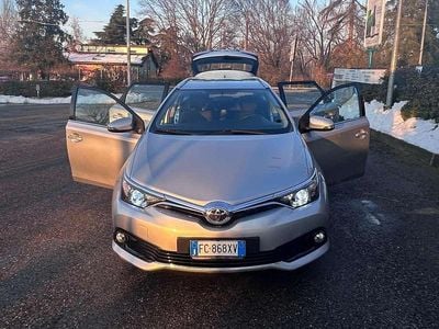 Usata Toyota Auris Touring Sports Lounge 111 CV (81 kW) 2016 Grigio Station wagon