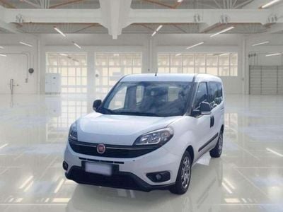 Usata Fiat Doblò Lounge 105 CV (77 kW) 2020 Bianco Monovolume