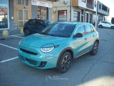 Nuova Fiat 600 145 CV (106 kW) 2026 Verde SUV