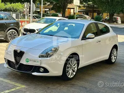 Usata Alfa Romeo Giulietta Super 120 CV (88 kW) 2018 Bianco Utilitaria