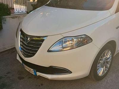 Usata Lancia Ypsilon Gold 95 CV (69 kW) 2014 Utilitaria