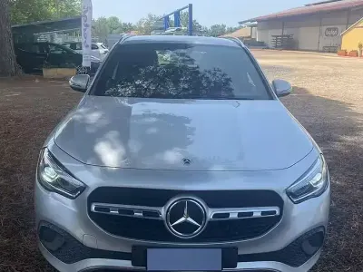 Usata Mercedes GLA200 150 CV (110 kW) 2021 Grigio SUV