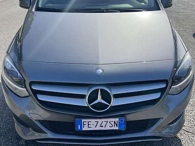 Usata Mercedes B180 Executive 109 CV (80 kW) 2016 Grigio Monovolume