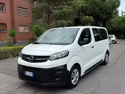 Usata Opel Vivaro-e Combi 144 CV (105 kW) 2021 Bianco Monovolume