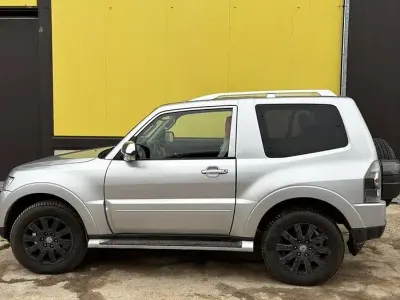 Usata Mitsubishi Pajero 170 CV (125 kW) 2008 Grigio SUV