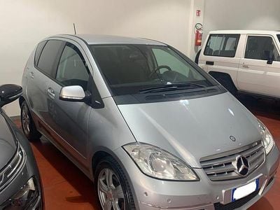 Usata Mercedes A180 Avantgarde 109 CV (80 kW) 2011 Argento Berlina