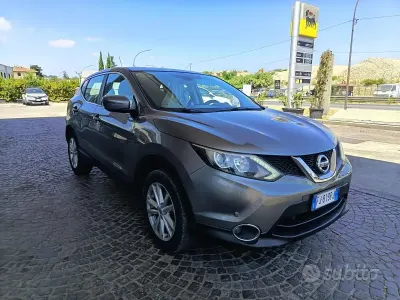 Usata Nissan Qashqai 110 CV (80 kW) 2017 Grigio SUV