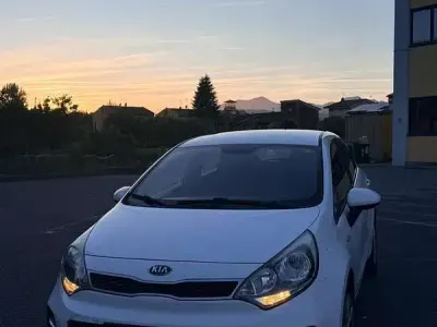 Usata Kia Rio 75 CV (55 kW) 2016 Bianco Utilitaria