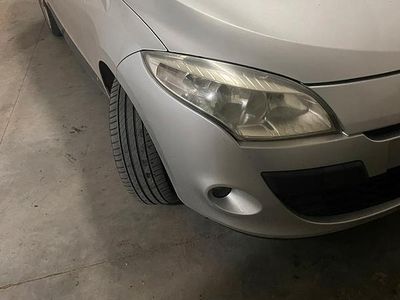 Usata Renault Mégane GrandTour 90 CV (66 kW) 2010 Grigio Station wagon