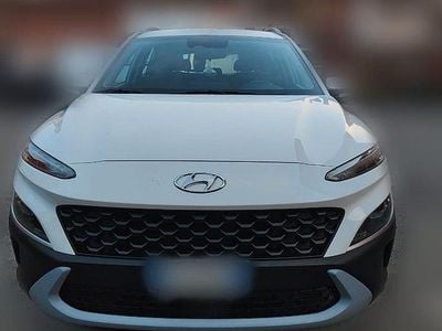 Usata Hyundai Kona Style 120 CV (88 kW) 2021 Bianco SUV