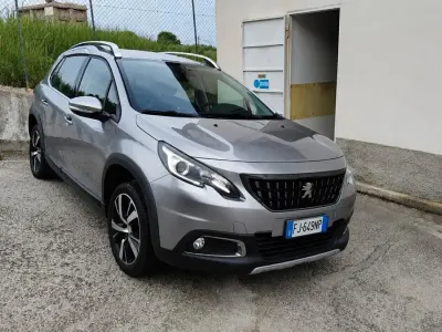 Usata Peugeot 2008 120 CV (88 kW) 2018 Argento SUV