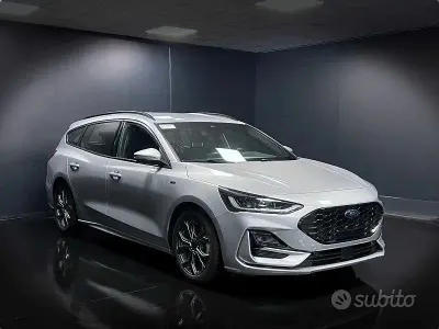 Usata Ford Focus ST-Line 116 CV (85 kW) 2023 Argento Station wagon