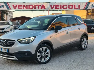 Usata Opel Crossland X Innovation 99 CV (72 kW) 2017 Argento SUV