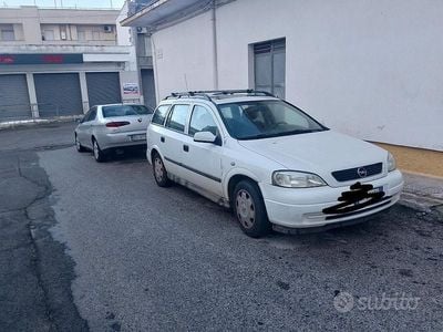 Usata Opel Astra 68 CV (50 kW) 1999 Bianco Station wagon