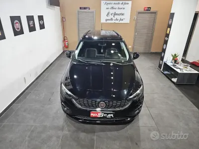 Usata Fiat Tipo Lounge 120 CV (88 kW) 2017 Nero Berlina
