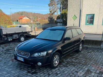 Usata Subaru Outback 165 CV (121 kW) 2005 Nero Station wagon