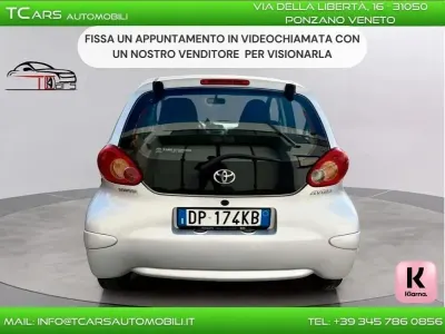 Usata Toyota Aygo 68 CV (50 kW) 2008 Argento Utilitaria