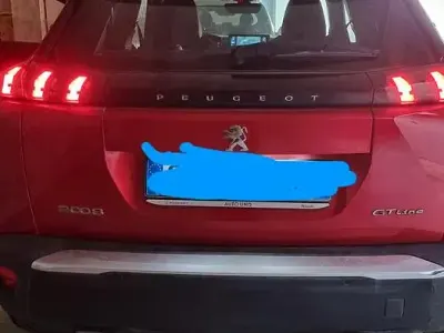 Usata Peugeot 2008 GT-line 102 CV (75 kW) 2020 Rosso SUV