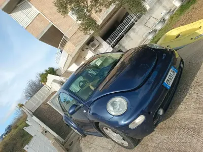 Usata VW New Beetle 90 CV (66 kW) 2000 Blu Utilitaria