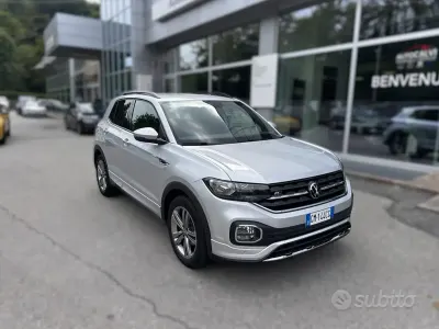 Usata VW T-Cross R-line 110 CV (80 kW) 2022 Grigio SUV
