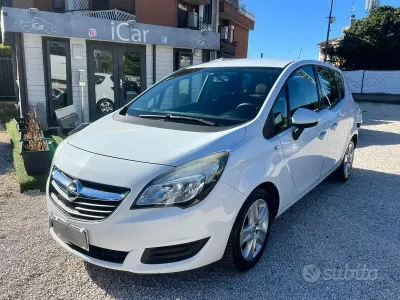 Usata Opel Meriva Design Edition 120 CV (88 kW) 2016 Bianco Monovolume