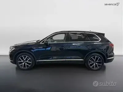 Usata VW Touareg Atmosphere 231 CV (169 kW) 2021 Bluazzurro SUV