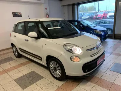 Begagnad Fiat 500L Lounge 107 HK (78 kW) 2016 Vit Minibuss
