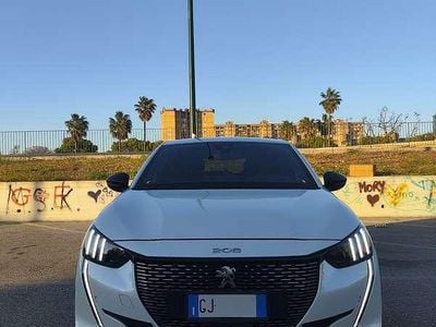 Usata Peugeot 208 GT 101 CV (74 kW) 2022 Utilitaria