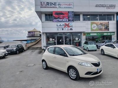 Usata Lancia Ypsilon Platinum 69 CV (50 kW) 2016 Marrone Utilitaria