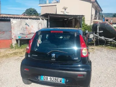 Usata Peugeot 107 54 CV (39 kW) 2009 Utilitaria