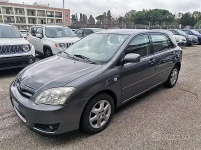 Usata Toyota Corolla Sol 90 CV (66 kW) 2006 Gray Berlina