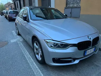 Usata BMW 330 Luxury Line 258 CV (189 kW) 2013 Berlina