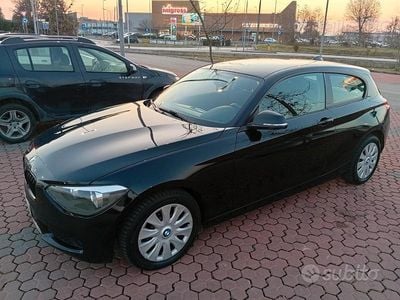 Usata BMW 116 Sport Line 116 CV (85 kW) 2014 Nero Utilitaria