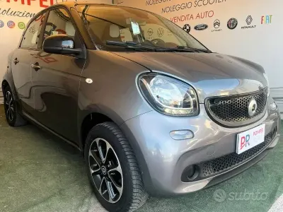 Usata Smart ForFour Prime 71 CV (52 kW) 2016 Grigio Utilitaria