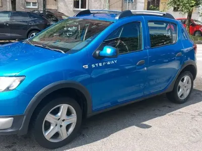 Usata Dacia Sandero Prestige 90 CV (66 kW) 2016 Blu Berlina