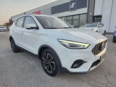Usata MG ZS Luxury 111 CV (81 kW) 2023 Bianco SUV