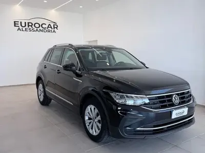 Usata VW Tiguan Life 122 CV (89 kW) 2022 Nero SUV