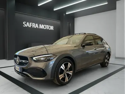 Usata Mercedes 220 Premium 197 CV (144 kW) 2024 Grigio selenite ; Station wagon