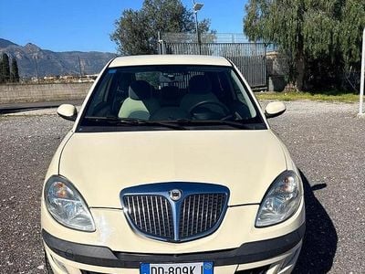 Usata Lancia Ypsilon 60 CV (44 kW) 2006 Beige Utilitaria