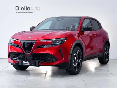 Nouvelle Alfa Romeo Junior Edizione Speciale 145 ch (106 kW) 2025 Rouge SUV