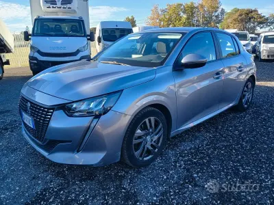 Usata Peugeot 208 Allure 101 CV (74 kW) 2021 Grigio Utilitaria